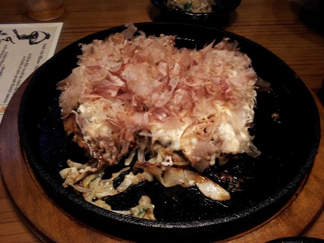일본식 빈대떡인 오코노미야끼